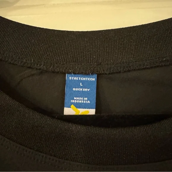 Old Navy Black Cropped T-Shirt - Picture 2 of 4